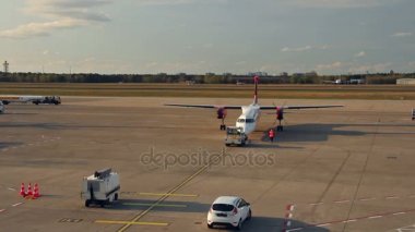 Airberlin pervaneli taşıt uçaklar havaalanında Tegel, Berlin, Almanya, 2017