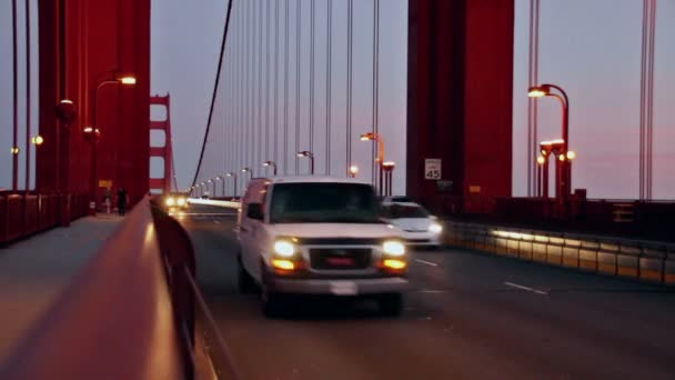 Verkehr auf der Golden Gate Bridge in San Francisco, USA, 2017 — Stockvideo