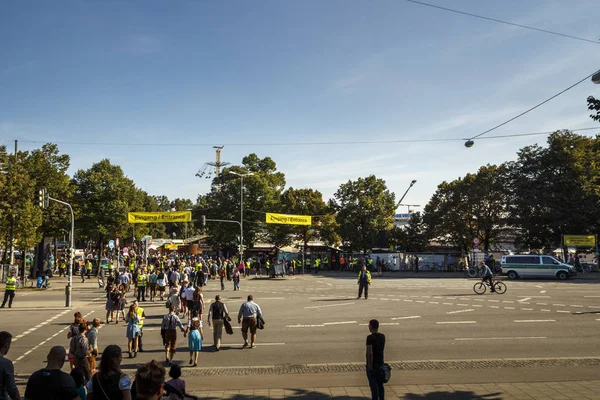 Yol için ana giriş kapısı Oktoberfest Fuar alanına M