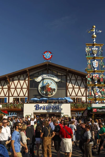 Tenda Braeurosl all'Oktoberfest di Monaco, Germania, 2016 — Foto Stock