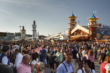 Main street, Oktoberfest Münih, Almanya, 2016