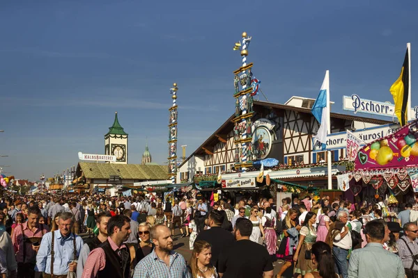 Braeurosl tent op Oktoberfest in München, Duitsland, 2016 — Stockfoto