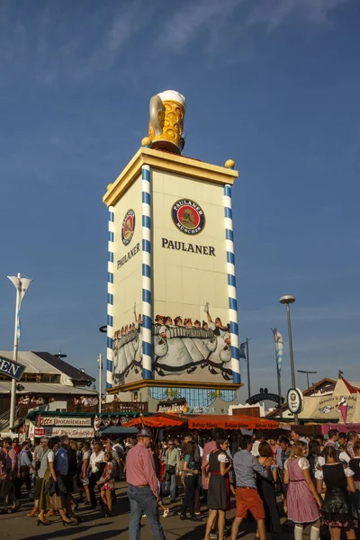 Paulaner tårn på Oktoberfest i Munchen, 2016 - Stock-foto