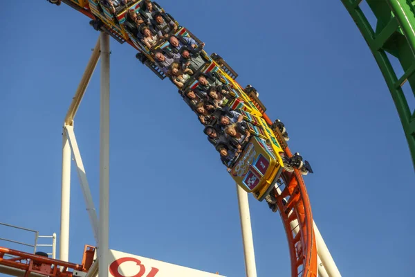 Olympia Looping Roller coaster jeździć na Oktoberfest w Monachium, Ge — Zdjęcie stockowe