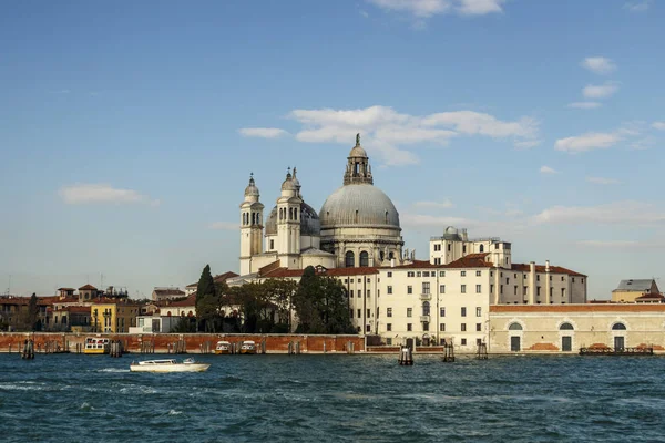 Igreja de Santa Maria da Saúde em Punta della Dogana em Veneza, Ita — Fotografia de Stock