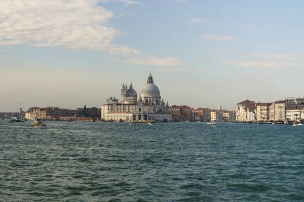 Igreja de Santa Maria da Saúde em Punta della Dogana em Veneza, Ita — Fotografia de Stock