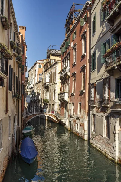 Góndolas en los canales de Venecia, Italia, 2016 — Foto de Stock