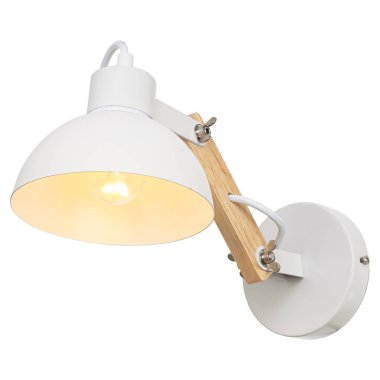 İzole edilmiş beyaz arkaplanda klasik tarzda bir duvar lambası.