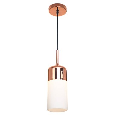 Beyaz arkaplanda izole edilmiş klasik tarzda avize