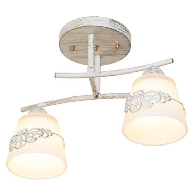 Beyaz arkaplanda izole edilmiş klasik tarzda avize