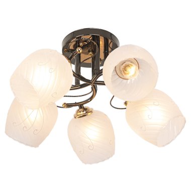 Beyaz arkaplanda izole edilmiş klasik tarzda avize