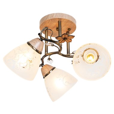 Beyaz arkaplanda izole edilmiş klasik tarzda avize