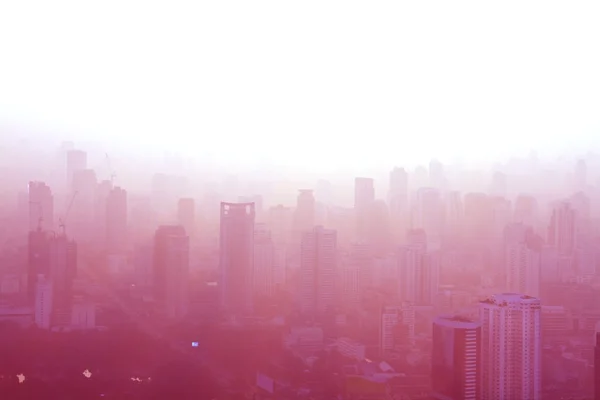 Letecký pohled na velké město na mlhavé svítání, Bangkok, Thajsko — Stock fotografie