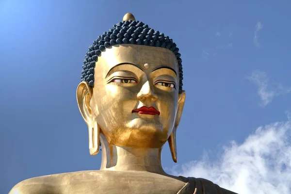 Buda Dordenma estátua no fundo do céu azul, Buda gigante, Thi — Fotografia de Stock