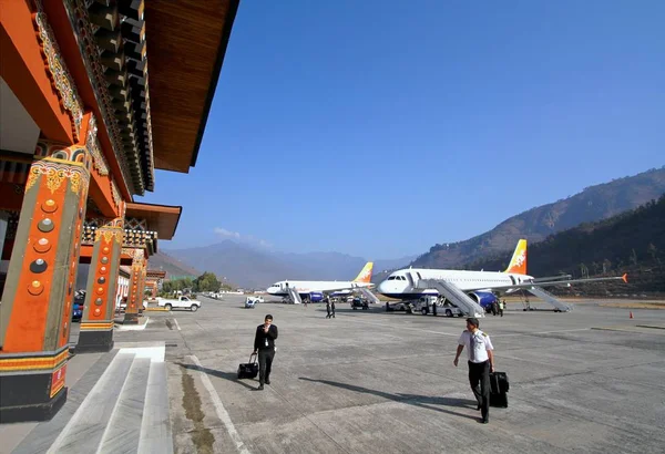 Thimphu, Butão - 06 de novembro de 2012: Pilotos não identificados com ba — Fotografia de Stock