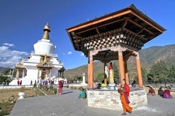 Thimphu, Bhutan November 08, 2012: Bhutanske folk i traditi - Stock-foto