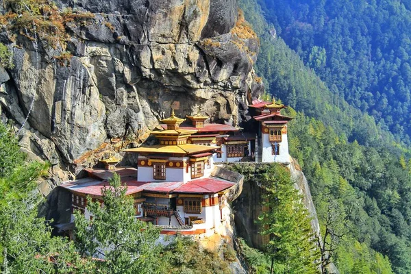 Taktshang Goemba ou mosteiro ninho de tigre, Paro, Butão . — Fotografia de Stock