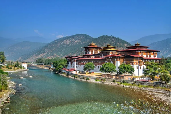 Mosteiro de Punakha Dzong ou Pungthang Dewachen Phodrang (Palácio o — Fotografia de Stock