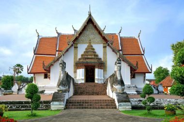 WAT Phumin veya Phu Min Temple, ünlü antik tapınak Nan p