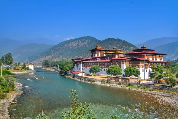 Klasztor Punakha Dzong lub Pungthang Dewachen Phodrang (o pałacu — Zdjęcie stockowe