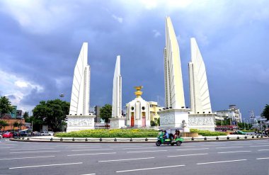 Bangkok, Tayland, 21 Ekim, 2017-yeşil tuk tuk ta kullanarak turist