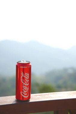 Chiang rai, Tayland, Thailand, Şubat 18, 2018: Klasik kırmızı Coca-Cola c
