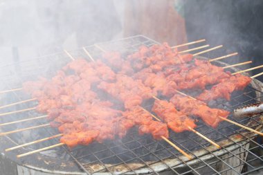 Dumanlı kömüre sokak gıda soba, Barbekü Izgara tavuk 