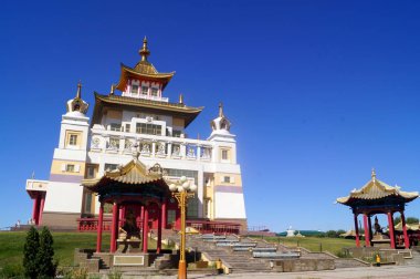 Buda Shakyamuni Budist tapınağı altın mesken. Elista, Kalmıkya Cumhuriyeti, Rusya Federasyonu.