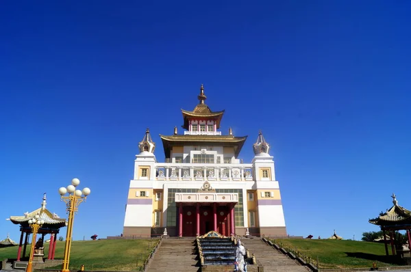 Buddhist temple Golden Abode of Buddha Shakyamuni . Elista, Republic of Kalmykia, Russia. — Stock Photo, Image