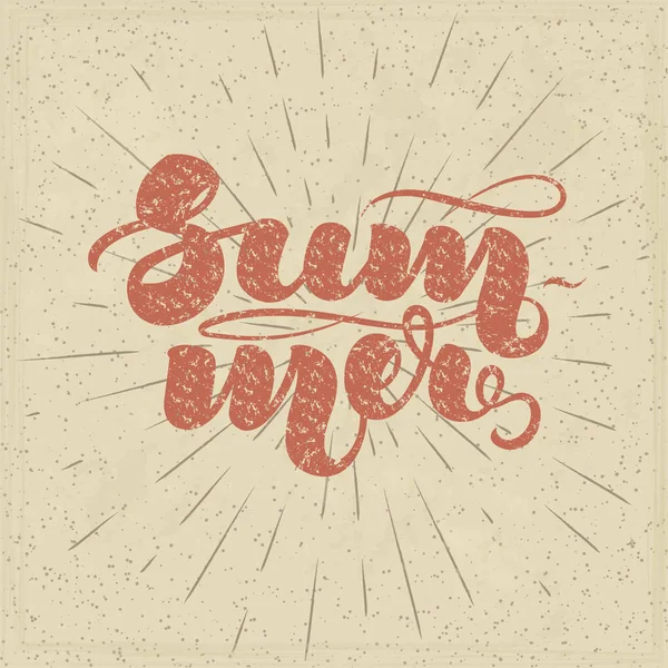 Hand "Summer" belettering op vintage achtergrond met zon burst en textuur voor posters, kaarten en meer. — Stockvector