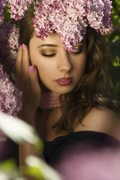 Çiçek (PIN grup ile kapalı gözlü genç güzel kız