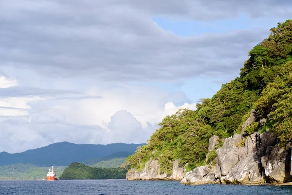 Cennet adası El Nido, Palawan, Filipinler.