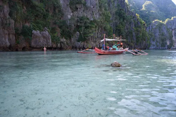 Paradiesische Insel Und Kristallklares Wasser Von Nido Palawan Philippinen — Stockfoto