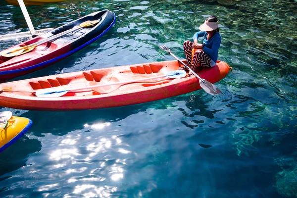 Kayak Louer Pour Visiter Île Calcaire Nido Palawan — Photo