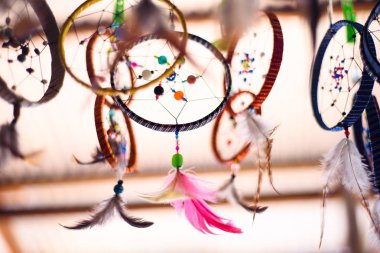 Satılık görüntülenen renkli Rüya yakalayıcı