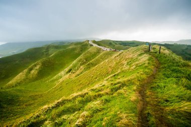 Iraya 'nın Rolling Hills, Basco, Batanes, Filipinler.