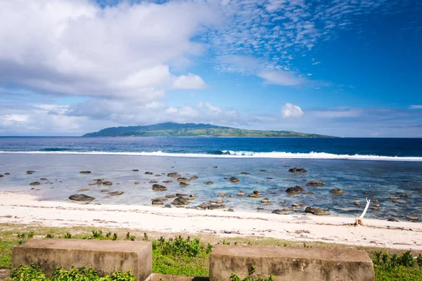 Güzel Mavi Sularına Sabtang Batanes Filipinler — Stok fotoğraf