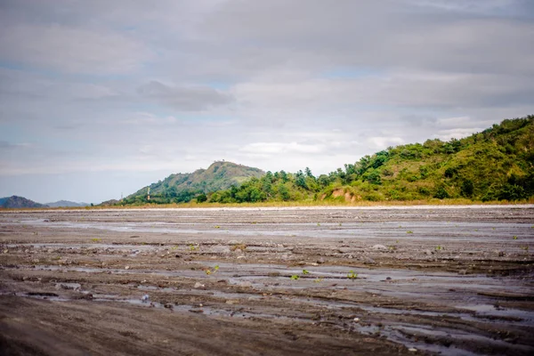 Navigieren Unwegsamen Gelände Auf Dem Weg Nach Pinatubo Kratersee — Stockfoto