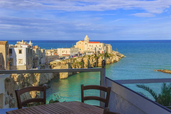 Zomer. Gargano kust: baai van Vieste.-(Apulia) Italië- — Stockfoto