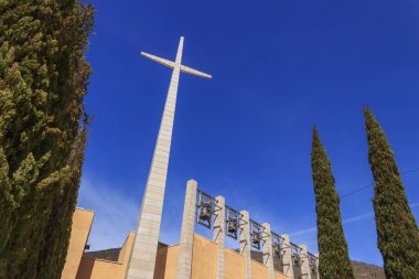 çapraz ve Aziz pio pietrelcina, apulia, İtalya'dan kutsal çan.