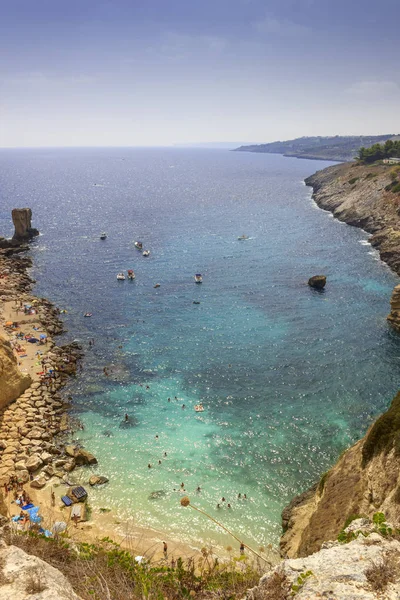 Zomer zeegezicht, Apulië coast: Salento-strand: Miggiano bay. — Stockfoto