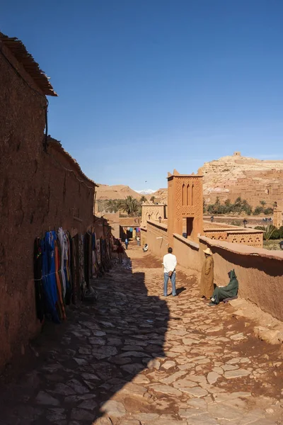 Straatmarkten op weg naar de versterkte At Benhaddou Morocco — Stockfoto