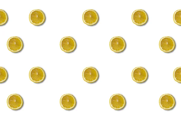 Beyaz arka planda limon deseni izole edildi. Taze yemek. Doğa.