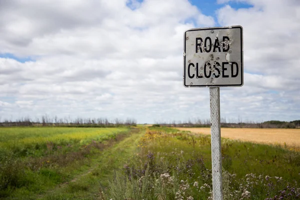 Carretera cerrada señal — Foto de Stock