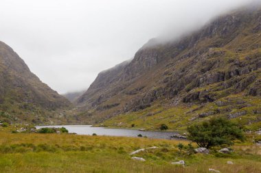 Dunloe Geçidinde Bir Göl
