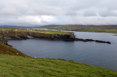 Kerry Kayalıkları 'nın geniş bir görüntüsü.
