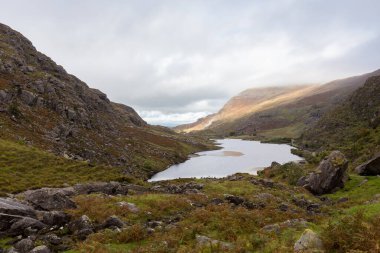 Dunloe Geçidi 'nde bir göl