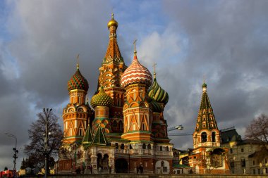 Moskova 'daki Kızıl Meydan' daki Aziz Basil Katedrali.