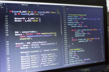 Web geliştirici Php ve Css3/daha az/Sass kodu kapatın. Veritabanı kodu bağlanma. Soyut bilgi teknoloji modern arka plan. Kavram ekran deneyimli Web geliştirmek