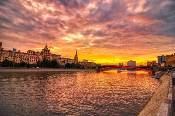 Vibrant Sunset Cityscape Moscow River Landscape Dramatic Skies Heavy Hdr — Stock Photo, Image